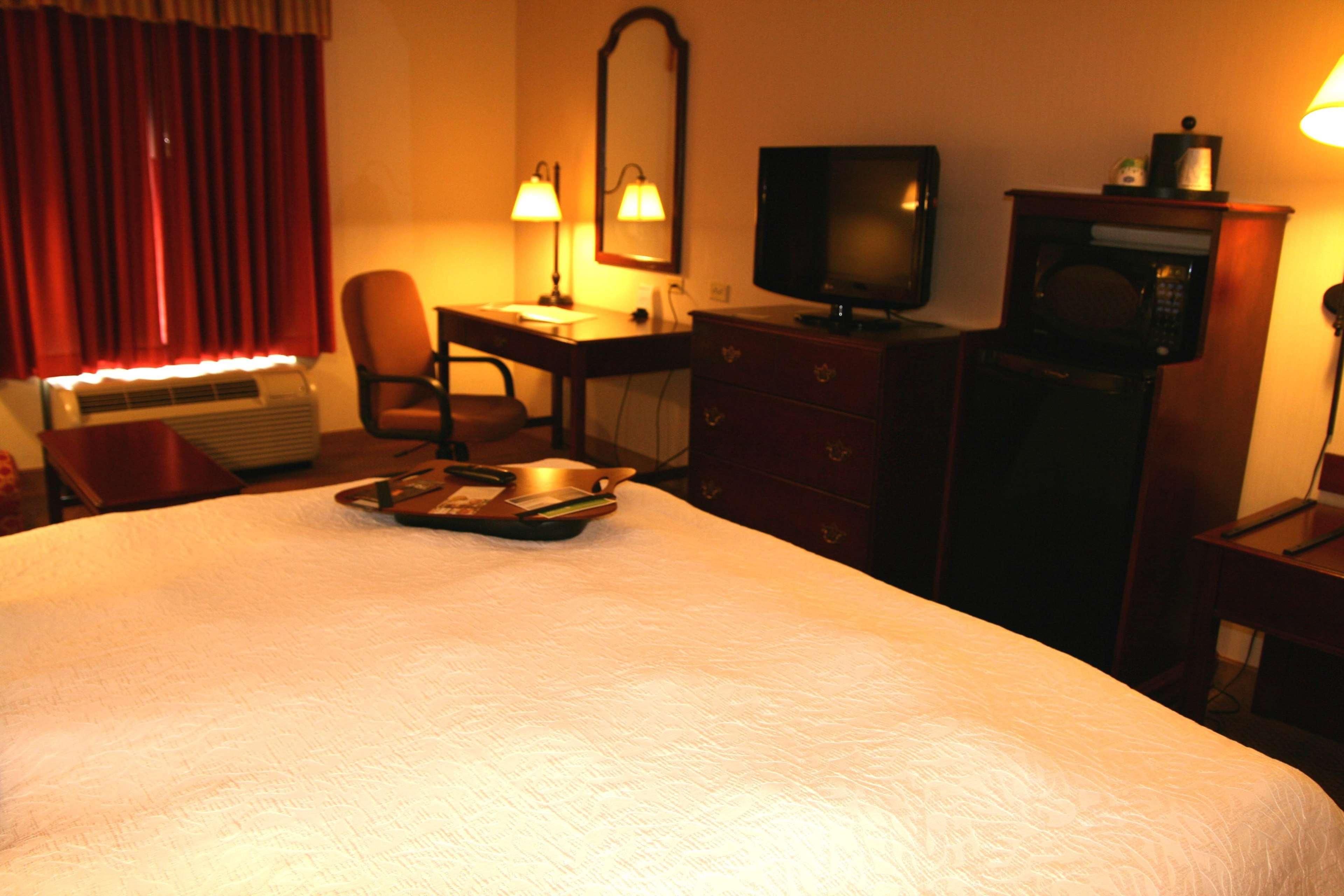 Hampton Inn Emporia Quarto foto
